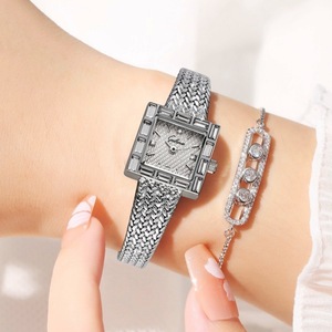 Reloj de Cuarzo Analógico Vintage de Lujo para Mujer, Cristal Hardlex, Correa de 10 mm, Caja de Latón, Forma Cuadrada, Diseño de Espiga, Movimiento Miyota, 3 BAR - Product Image 4