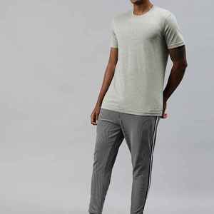 T-shirt à manches courtes gris pour homme, col rond, coupe classique, décontracté, uni, 100% coton jersey tricoté - Product Image 5