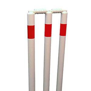 Ensemble de wickets de cricket en bois avec logo personnalisé, comprenant 3 stumps, 2 bails et 1 base, avec votre propre design sur les wickets en bois. - Product Image 4