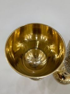 Gobelet à vin de luxe en laiton gaufré, fait main, anti-fuite, avec capacité personnalisable - Accessoire de bar réutilisable - Product Image 4