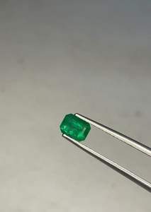 Esmeralda zambiana natural verdosa, corte octogonal, 0.70 quilates, esmeralda para joyería. - Product Image 2
