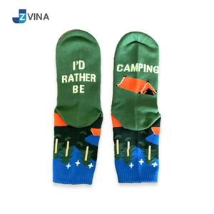 Chaussettes personnalisées pour hommes en coton, respirantes, à usage quotidien, pour le camping, la pêche, la randonnée, le ski, avec imprimé dessin animé, logo et citation amusante sur le dessous - Product Image 5