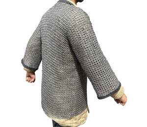 Camisa de malla medieval – Hauberk de caballero remachado de acero dulce de 9 mm para armadura de recreación - Product Image 3