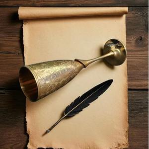 Gobelet à vin en laiton gravé de style médiéval, cadeau original pour un anniversaire de mariage, avec une élégance gravée - Product Image 3