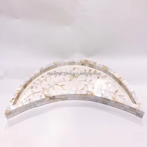 Quemador de Incienso Premium para Uso Religioso y Decoración del Hogar, Mabkhara de Madera Hecha a Mano con Diseño Árabe, Incrustaciones de Hueso y Madreperla - Product Image 3