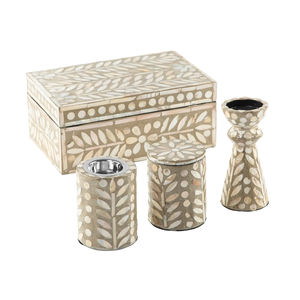 ชุดของขวัญกล่องใส่บัคฮูร์และเชิงเทียนประดับมุกสีเบจสุดหรู สำหรับรอมฎอนและอีด ขายส่ง - Product Image 1