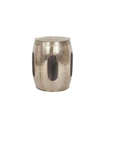 Table d'appoint en métal harmonieuse qui complète les éléments d'intérieur tout en assurant des usages fonctionnels - Product Image 1