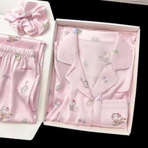 ชุดนอนผ้าซาตินพิมพ์ลายการ์ตูนสีชมพูสำหรับผู้หญิง บรรจุกล่องของขวัญ ชุดนอนผ้าไหม - Product Image 1