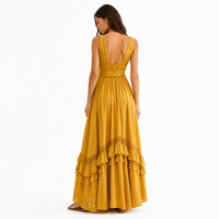 Robe longue décontractée bohème pour femme OEM/ODM, personnalisable avec étiquette privée, à volants superposés et bordure en dentelle, idéale pour les vacances d'été à la plage ou en station balnéaire, coupe trapèze.