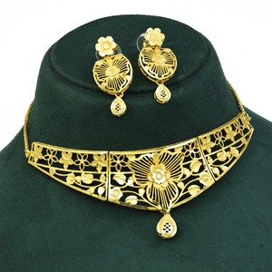 Wholesale 14K 18K 24K Micron Gold Plated Dubai Style Bridal Fashion Choker Necklaces Set Traditional <b>Floral</b> Design Jewelry Set - Product Image 1
