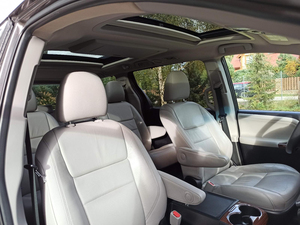 New 2024 Toyo ta Sien na Hy brid 2.5L LE 4Cylinder 186hp engine 182kw(247hp) Automatic Transmission 7Seater FWD left <b>hand</b> - Product Image 2