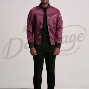 Blouson bomber satiné bordeaux pour homme avec poignets côtelés rayés noirs et fermeture à boutons-pression, vêtement d'extérieur léger - Product Image 3