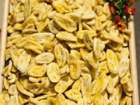 Bananes séchées de qualité supérieure pour la vente en gros, chips de fruits asiatiques croustillants fabriquées au Vietnam