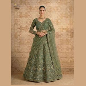 Lehenga Choli élégant avec filet papillon et doublure en soie Banglori non cousue, tenue de mariée raffinée, fabriqué par Royal Export - Product Image 2