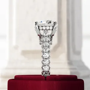 Anillo de Compromiso de Lujo con Diamante Cultivado en Laboratorio IGI de 5 Quilates, Corte Brillante, E VVS2, Oro de 14k/18k, Total de 9 Quilates, Banda Catedral con Pavé - Product Image 5