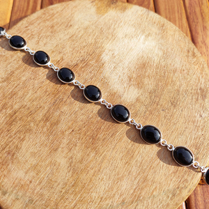 Pulsera de Obsidiana Negra Elegante Estilo Bohemio Unisex con Cadena Plateada, Ideal para Regalo - Product Image 4