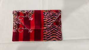 Pochette à main en velours matelassé pour filles, trousse de maquillage, trousse de toilette zippée, trousse de voyage pour filles - Product Image 5