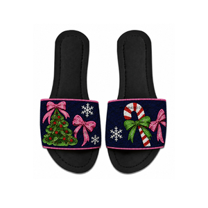 Sandales plates à bout ouvert personnalisées pour femmes, sur le thème de Noël, avec des motifs Casse-Noisette et Grinch, ornées de perles et rembourrées - Product Image 5