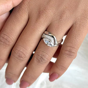 Anillo de banda con diseño de ondas y moissanita marquise de 1.01 quilates para mujer, de plata 925 original, regalo de promesa nupcial para pareja - Product Image 1