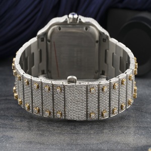 Reloj con Esfera Romana de Moissanita Iced Out, Joyería Hip Hop en Oro y Plata, Reloj de Lujo con Incrustaciones Brillantes, Estilo Audaz - Product Image 4