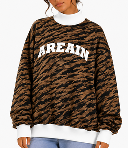 Sweat-shirt à col montant marron et noir avec motif rayé tigre et lettrage blanc, coupe ample, manches longues, vêtement personnalisé avec logo - Product Image 5