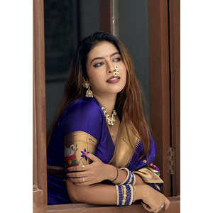 ผ้าไหมซัคชีไวโอเล็ตปายทานี พร้อมดีไซน์ขอบผ้าขนาดใหญ่แบบฮาล์ฟฮาล์ฟ  ตกแต่งด้วยงานปักดิ้นทอง  ชุดอินเดียและปากีสถาน น้ำหนัก 700 กรัม - Product Image 5