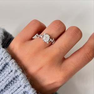 Anillo de Compromiso Personalizado de Oro 10K 14K 18K con Moissanita Natural, Diseño Floral, VVS, Brillante, para Aniversario, Fabricante ODM - Product Image 4