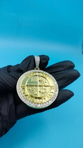 จี้เหรียญหรูหราประดับเพชรโมอิสซาไนต์ ดีไซน์ฮิปฮอป ชุบเงิน ความใสระดับ VVS เครื่องประดับโดดเด่นสำหรับทุกเพศ - Product Image 3