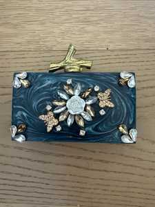 กระเป๋าถือทรงสูงประดับดอกไม้ประดิษฐ์จากเรซิ่น รุ่นวินเทจ ดีไซน์เนอร์ กระเป๋าคลัทช์สำหรับงานแต่งงาน กระเป๋าถือเพื่อนเจ้าสาว แฟชั่นยุโรป - Product Image 4