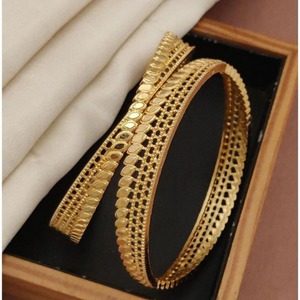 Elegant Slim Round Gold Finish Metal Craft <b>Bangle</b> Minimal Classic Shape Daily Wear Bracelet Jewelry for Women Fashion - Product Image 4