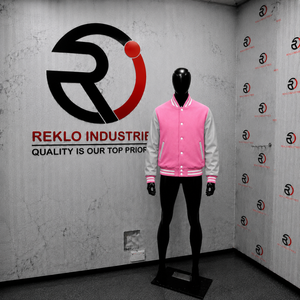 Veste universitaire en laine rose personnalisable avec logo, coupe classique, polyester et coton, couleurs unies, qualité export, produit sur demande du fabricant - Product Image 3