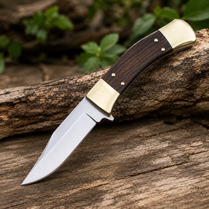 Couteaux pliants à manches en bois, populaires pour une utilisation en extérieur, forte demande dans le segment du camping, offrant une solide opportunité aux commerçants. - Product Image 3