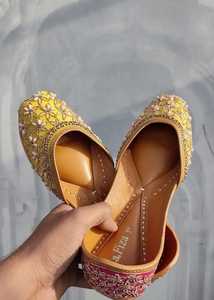 Fashionable Pakistani Ladies Khussa Pumps Handmade Traditional Embroidered Flats Ethnic Wedding Footwear Wholesale - Product Image 3