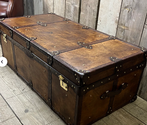 Table basse vintage en cuir et bois, coffre de rangement, armoire de voyage antique, meuble de salon avec accents métalliques - Product Image 2