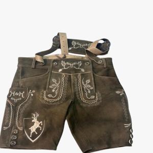 Lederhosen Bávaro de Cuero de Cabra Genuino, Talla Grande, Hasta la Rodilla, Tejido Antiarrugas - Product Image 1
