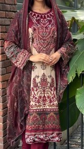 Conjunto de Kurti, Pantalón y Dupatta de Algodón Premium Estampado y Bordado para Mujer con Lentejuelas y Parte Inferior Completamente Cosida - Product Image 4
