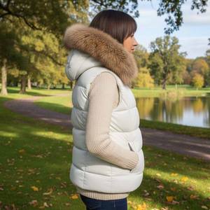 Gilet matelassé en cuir pour femme avec capuche, personnalisable, en fourrure de renard véritable, chaud et tendance pour l'hiver - Product Image 2
