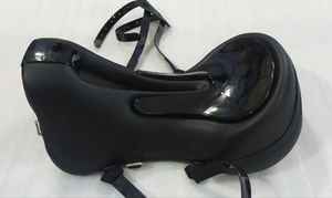 Selle anglaise premium pour chevaux, excellente endurance avec sangles en PVC, fabriquée sur un cerf-volant en fibre. - Product Image 2