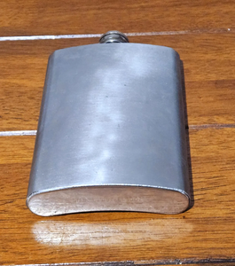 3. กระติกน้ำสแตนเลสขนาด 6 ออนซ์ พร้อมกรวย กระติกใส่แอลกอฮอล์แบบพกพา - Product Image 2