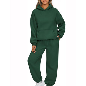 Ensemble de survêtement décontracté 2 pièces en velours épais avec logo personnalisé, pantalon empilé et jogging en velours orné de strass, respirant, pour femme, collection automne 2025 - Product Image 1