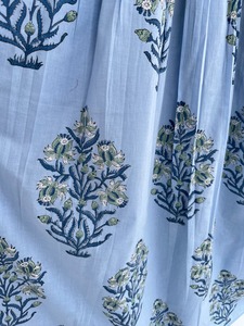 Vestido Maxi de Algodón Azul Claro para Mujer, Estampado Floral, Top Fruncido, Tirantes Ajustables, Venta al Por Mayor - Product Image 3