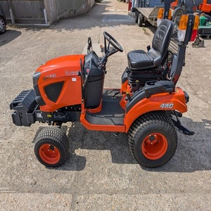 เครื่องตัดหญ้าแบบนั่งขับ Kubota G261 HD 54 ประสิทธิภาพสูง พร้อมแท่นตัดขนาด 42 นิ้ว เพื่อการตัดหญ้าที่เรียบเนียนและสม่ำเสมอ - Product Image 1
