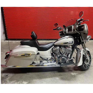 Motocicleta I-nd-ian Chieftain 2023 Usada, Color Plata Cuarzo Metálico, Edición Limitada PowerCruiser, en Venta - Product Image 1