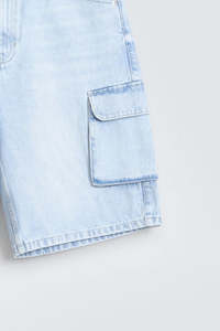 กางเกงยีนส์ขาสั้นผู้ชายแบบสั่งทำ กางเกงยีนส์ขาสั้นแฟชั่น กางเกงยีนส์คาร์โก้ขาสั้นใส่สบาย ดีไซน์กระเป๋าคลาสสิกสำหรับฤดูร้อน - Product Image 4