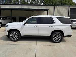 Obtenez le SUV familial d'occasion 2025 Premium 3 rangées, modèle High Country Performance - Product Image 2