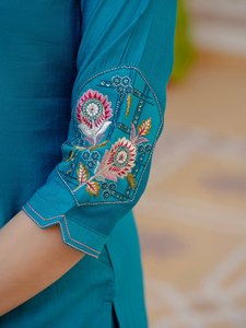 Conjunto de Kurta para Mujer en Color Verde Azulado, Viscosa Pura, Seda de Mango, Bordado, Secado Rápido, con Dupatta, Corte Regular, Largo hasta el Tobillo, Ropa Casual Tradicional - Product Image 5