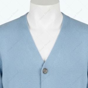 Columbia University - Cárdigan VARSITY STRIPED ARM con cuello en V, bordado de chenilla, manga larga, corte regular, invierno, HBCU - Product Image 4