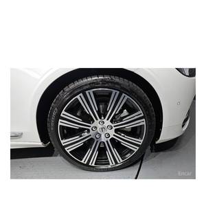 Volvo S90 B6 AWD Ultimate 2024, Volante a la Izquierda, Caja de Cambios Automática, Asientos de Cuero, Cámara Trasera, Emisión Euro V, 32,440 km, Brillante - Product Image 5