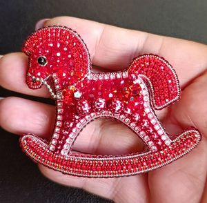 เข็มกลัดปักลายดอกไม้สวยงามทำมือสำหรับเครื่องประดับผู้หญิง - Product Image 4