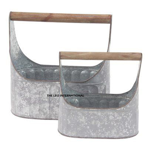 Encantador Macetero Rústico Galvanizado con Acabado Antiguo para Decoración Navideña del Hogar y Arreglos Florales - Product Image 1